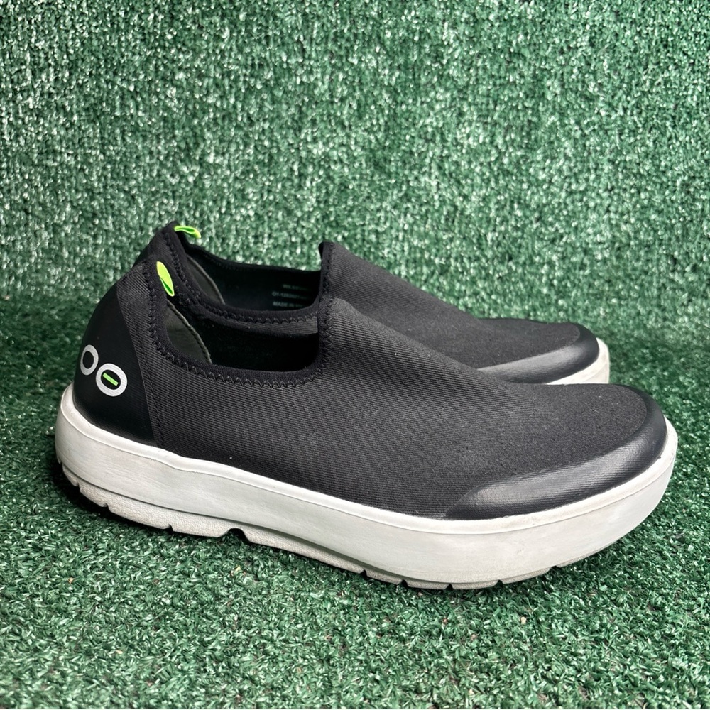 Oofos Oomg‎ eeZee Low Womens Size 9.5 Black White Athletic Slip On Shoes